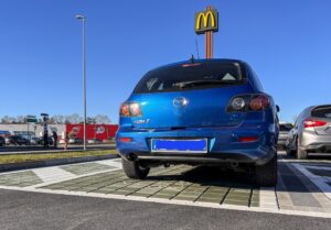 parcheggio occupato malamente