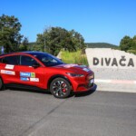 DIVACA MUSTANG