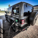 Rifornimento carburante jeep